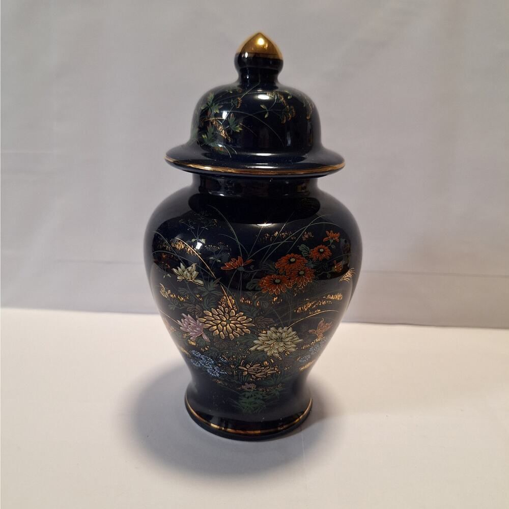 Vintage TOYO JAPAN Kiku Blue Floral Ginger Jar Lidded Vase Hand Painted 6.5"